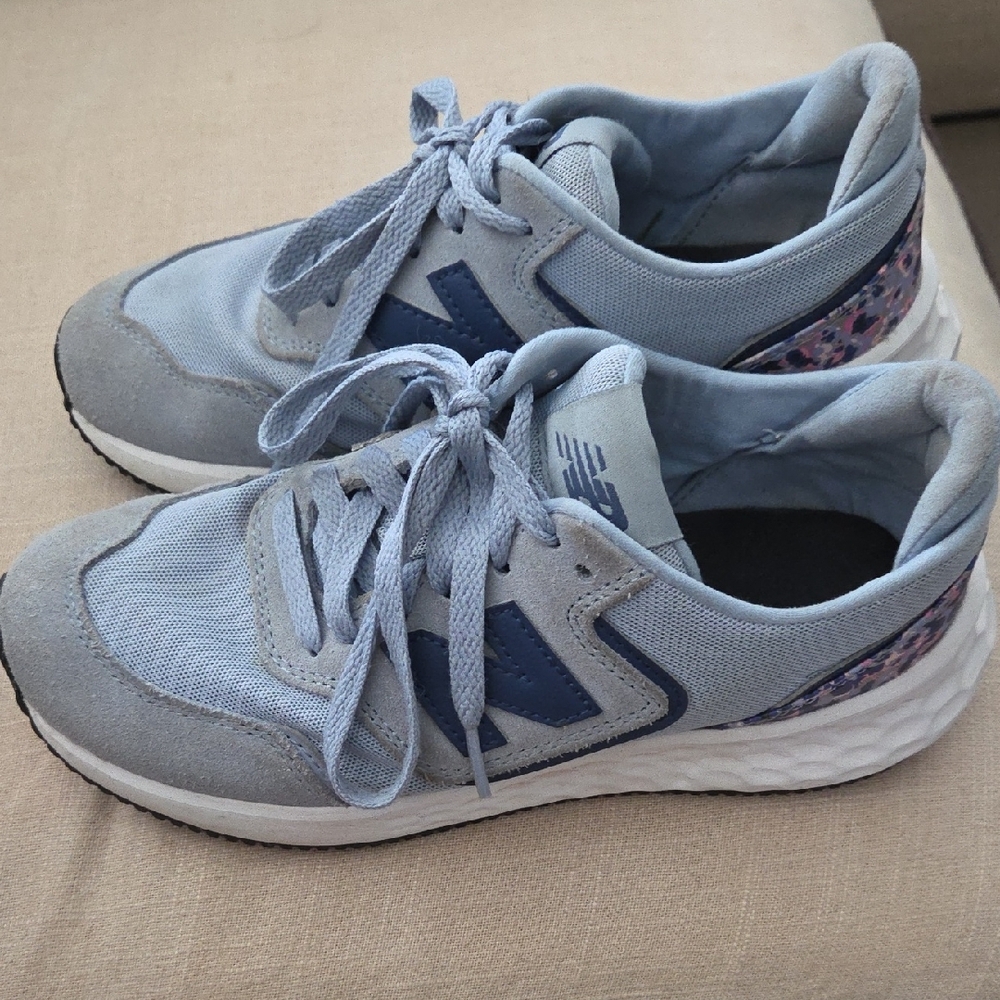 New Balance Sneakers - Picture 2 of 7